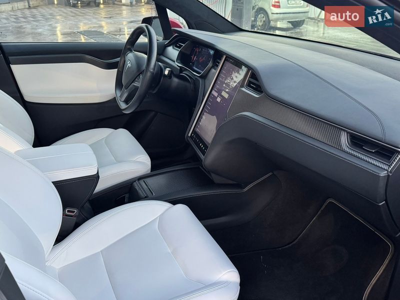 Позашляховик / Кросовер Tesla Model X 2020 в Ужгороді