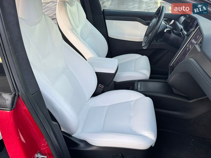 Позашляховик / Кросовер Tesla Model X 2020 в Ужгороді