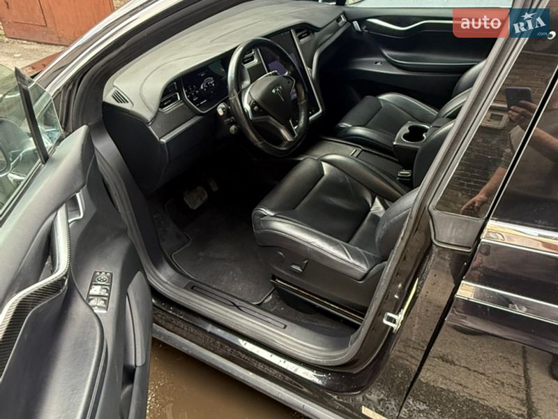Позашляховик / Кросовер Tesla Model X 2017 в Києві фото 8 Позашляховик / Кросовер Tesla Model X 2017 в Києві