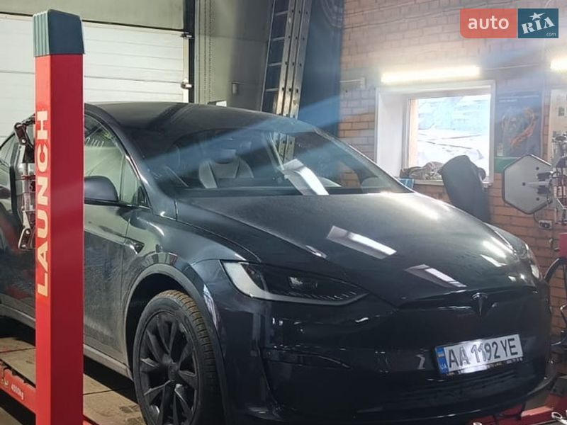 Внедорожник / Кроссовер Tesla Model X 2024 в Киеве