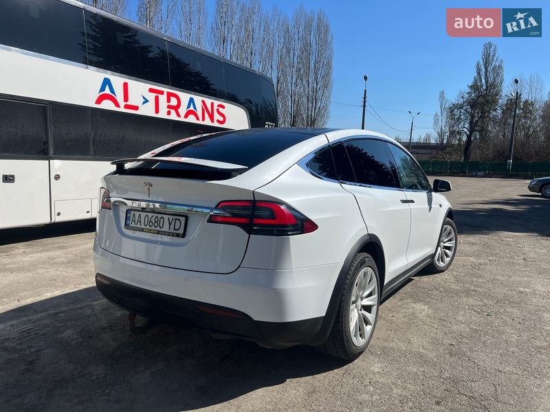 Внедорожник / Кроссовер Tesla Model X 2016 в Киеве