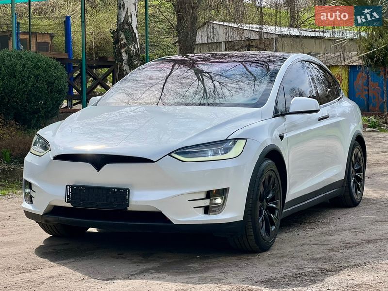 Внедорожник / Кроссовер Tesla Model X 2018 в Валках