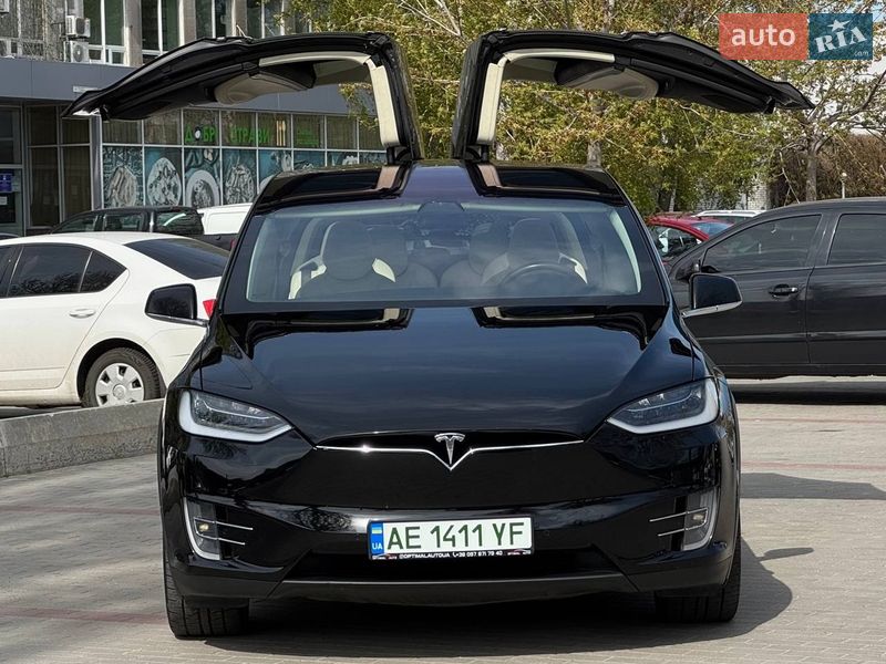 Позашляховик / Кросовер Tesla Model X 2018 в Дніпрі