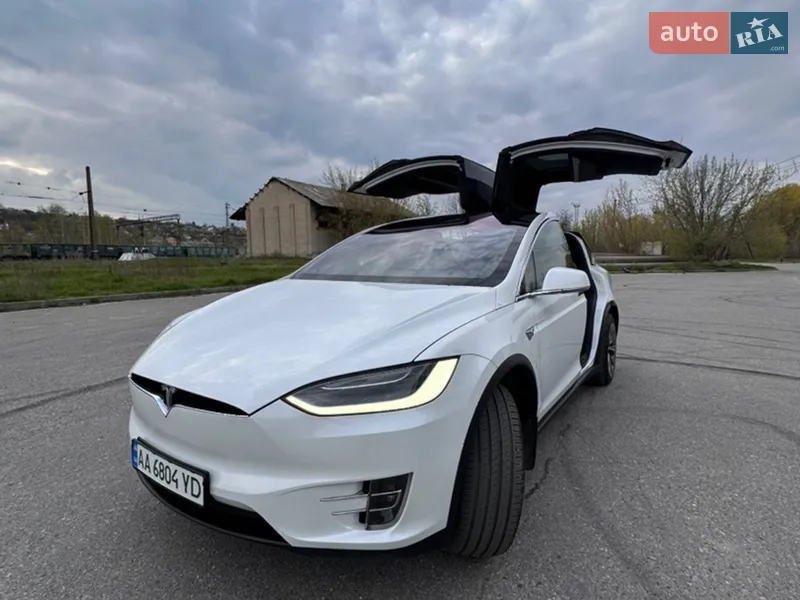 Tesla Model X 2019