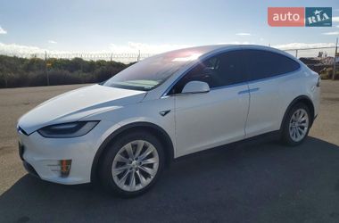 Tesla Model X 2019