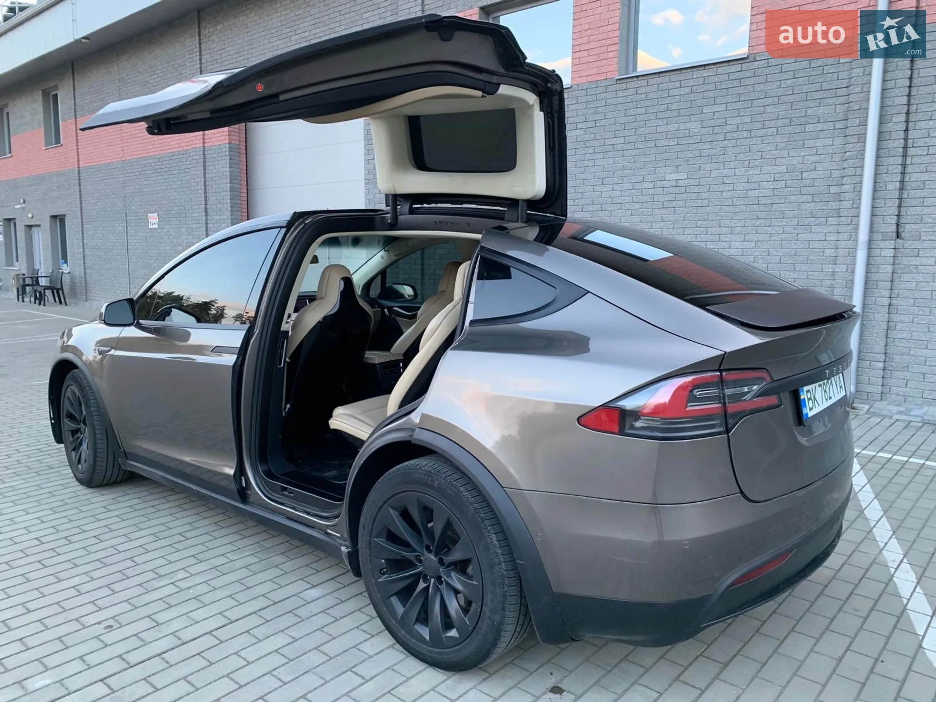 2016 Tesla Model X - мініатюра 6