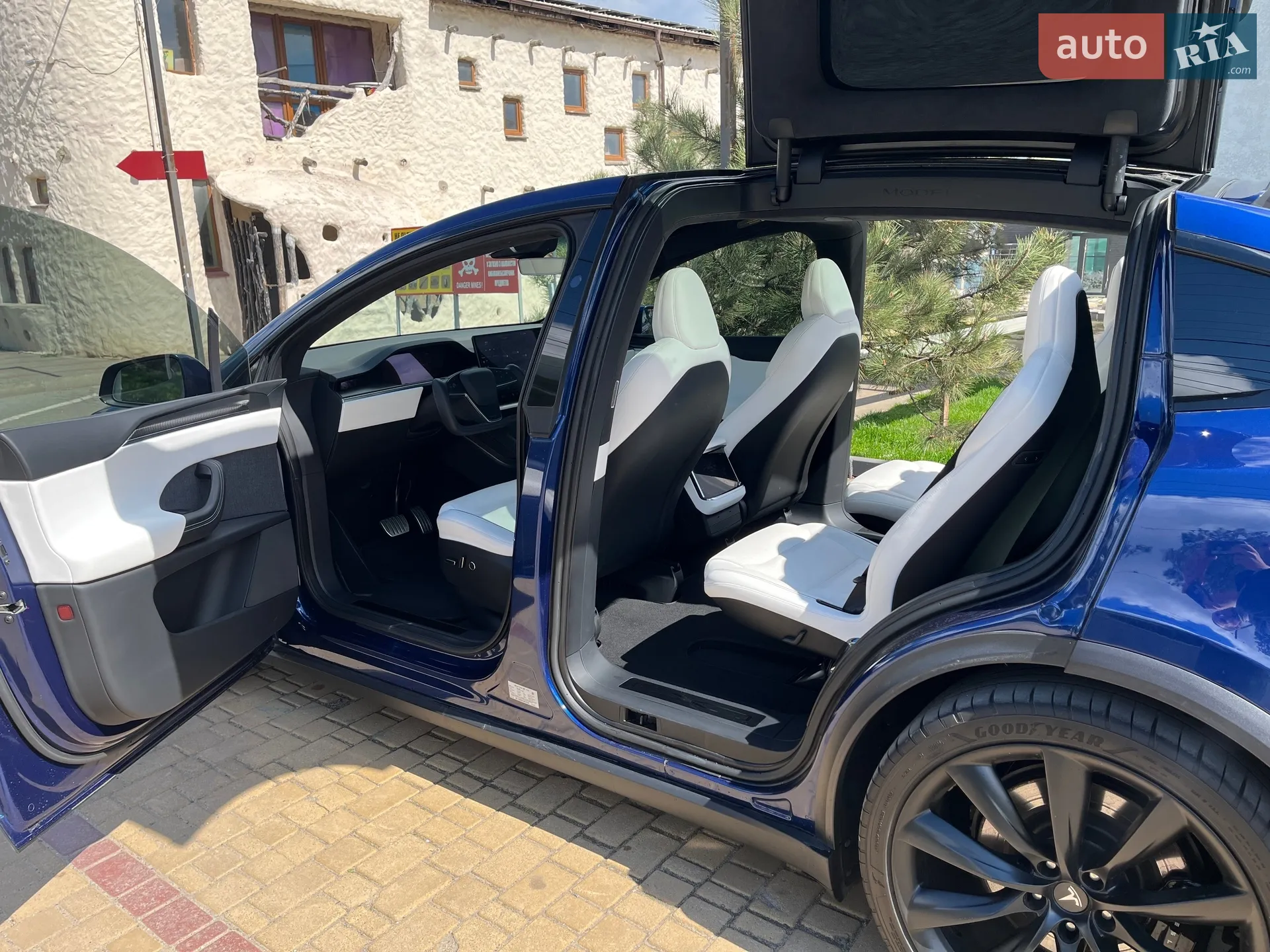 2022 Tesla Model X - мініатюра 10