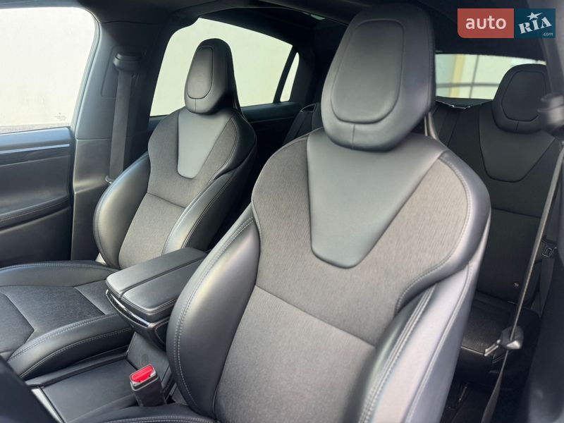 Внедорожник / Кроссовер Tesla Model X 2017 в Киеве