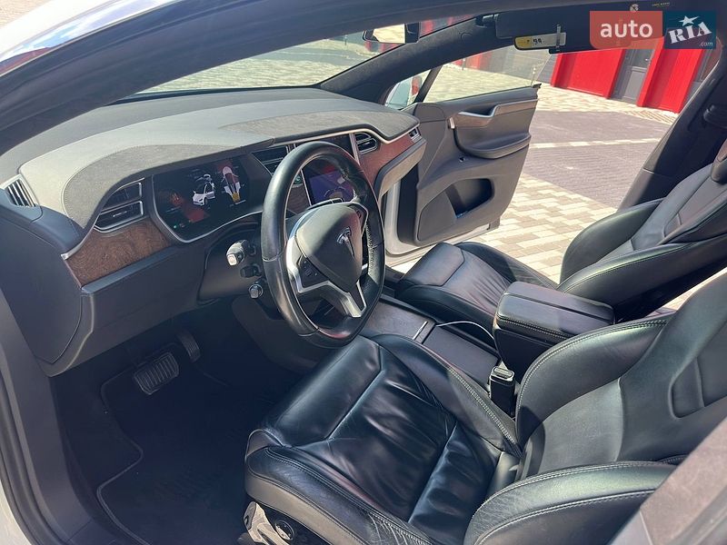 Позашляховик / Кросовер Tesla Model X 2017 в Львові фото 11 Позашляховик / Кросовер Tesla Model X 2017 в Львові