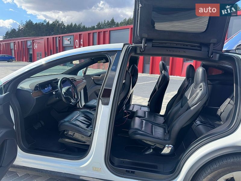 Позашляховик / Кросовер Tesla Model X 2017 в Львові фото 13 Позашляховик / Кросовер Tesla Model X 2017 в Львові
