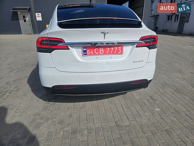 Позашляховик / Кросовер Tesla Model X 2020 в Львові