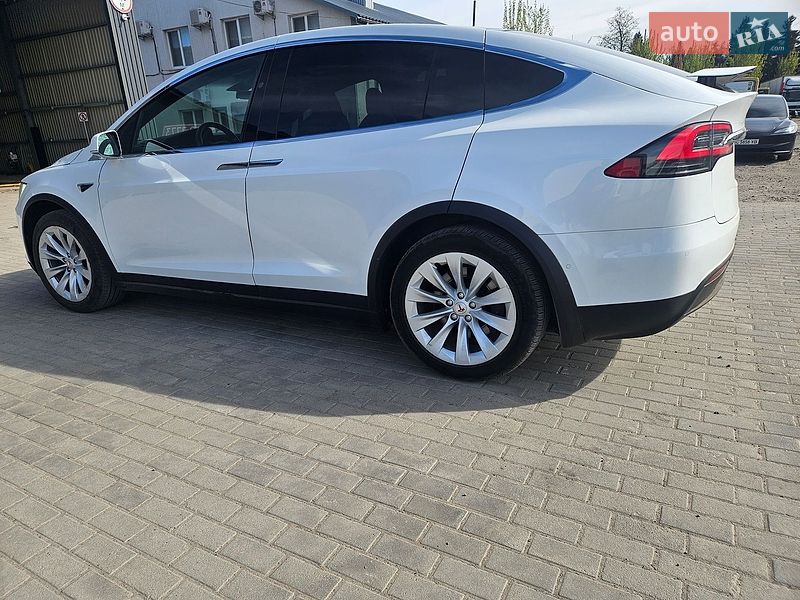 Позашляховик / Кросовер Tesla Model X 2020 в Львові