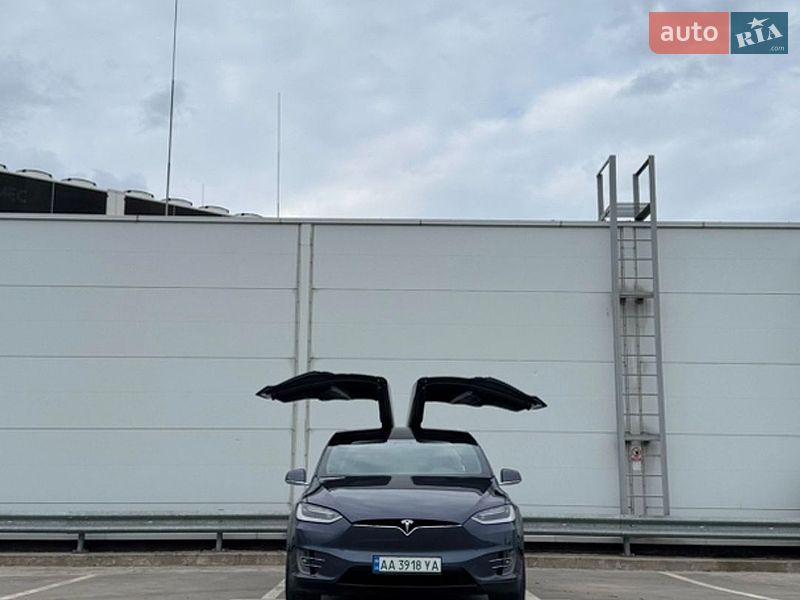 Внедорожник / Кроссовер Tesla Model X 2017 в Киеве