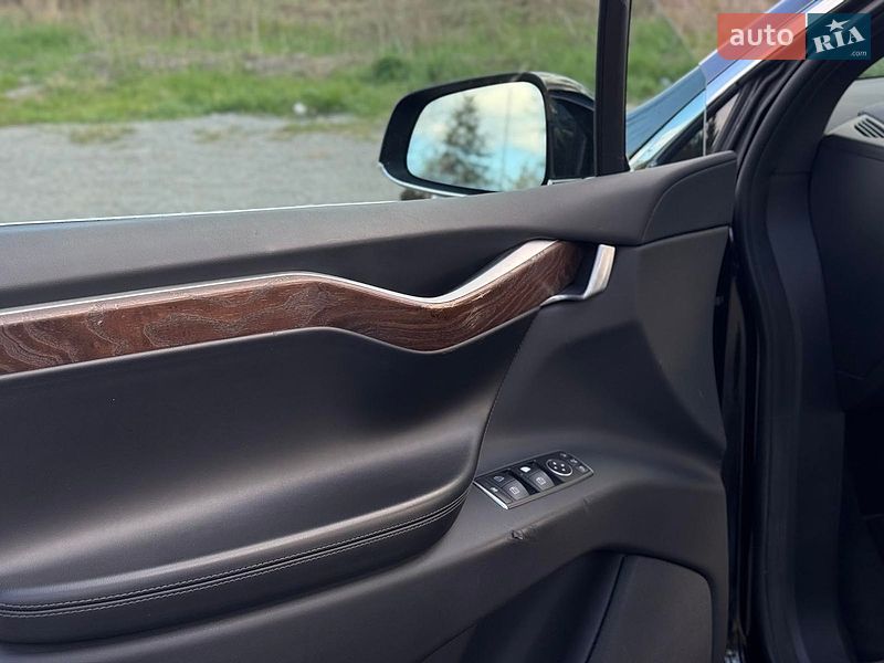 Внедорожник / Кроссовер Tesla Model X 2016 в Львове