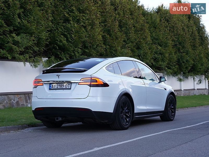 Внедорожник / Кроссовер Tesla Model X 2019 в Киеве