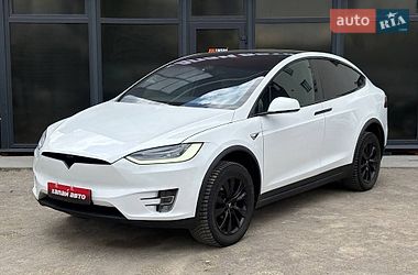 Позашляховик / Кросовер Tesla Model X 2016 в Вінниці