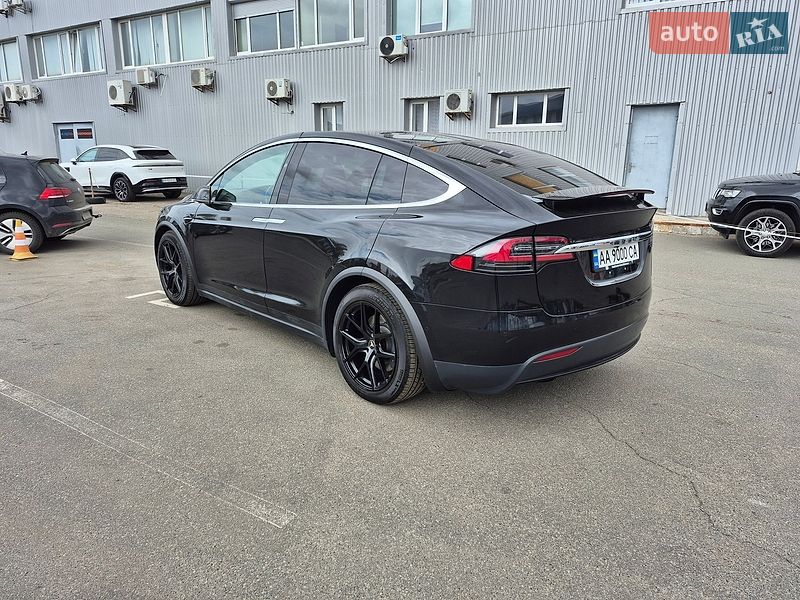 Позашляховик / Кросовер Tesla Model X 2017 в Києві