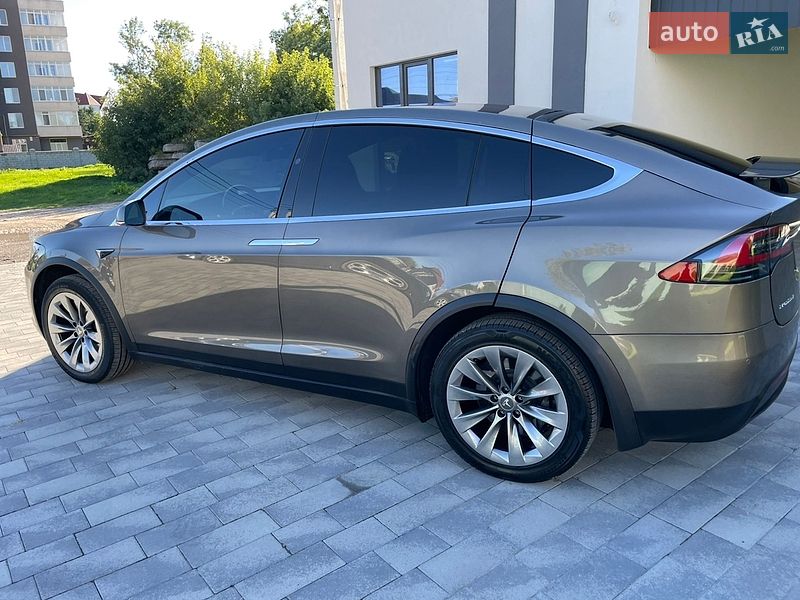 Внедорожник / Кроссовер Tesla Model X 2016 в Киеве