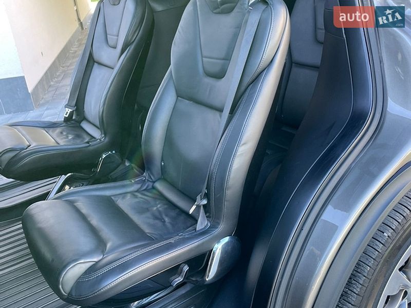 Внедорожник / Кроссовер Tesla Model X 2016 в Киеве