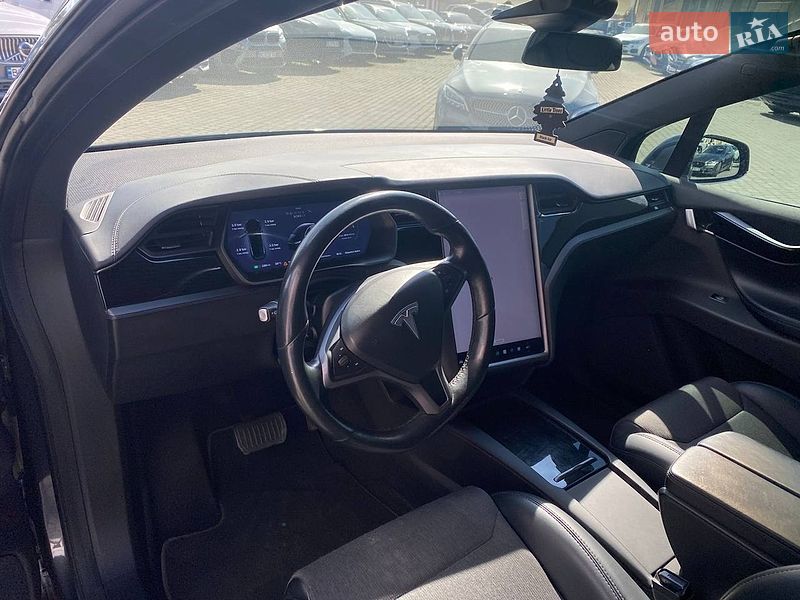 Позашляховик / Кросовер Tesla Model X 2018 в Львові