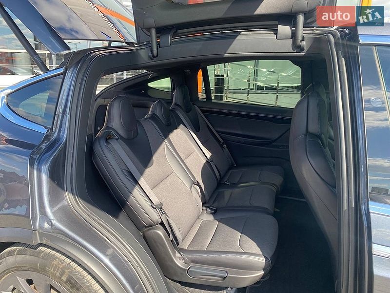 Позашляховик / Кросовер Tesla Model X 2018 в Львові