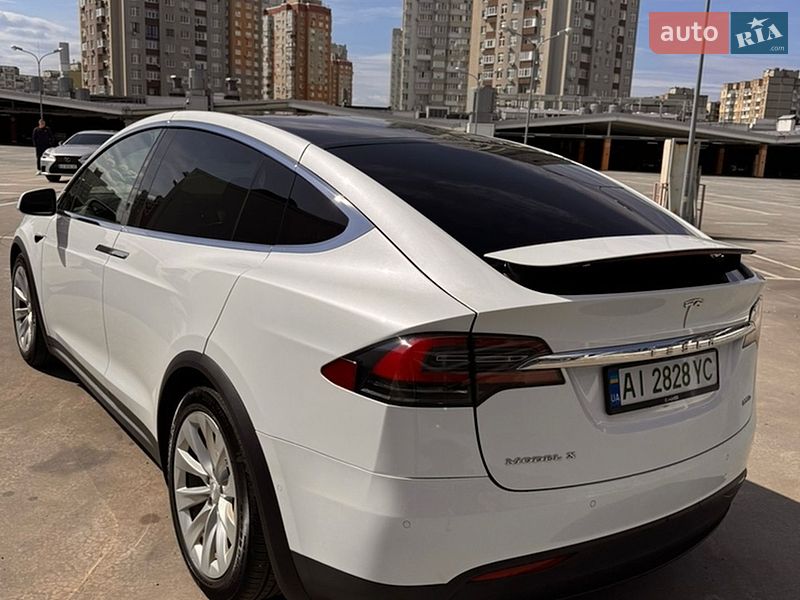 Внедорожник / Кроссовер Tesla Model X 2017 в Киеве