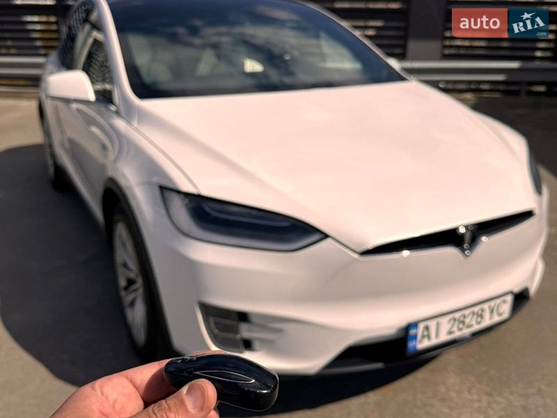 Внедорожник / Кроссовер Tesla Model X 2017 в Киеве