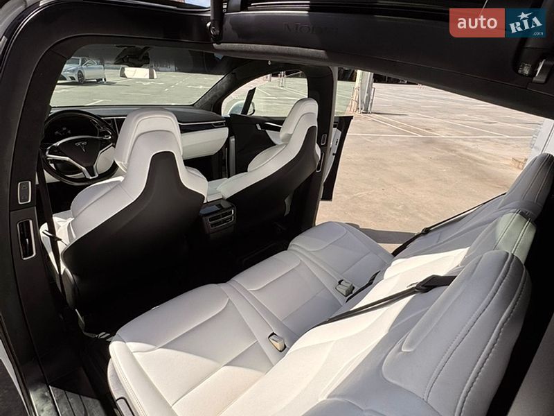 Внедорожник / Кроссовер Tesla Model X 2017 в Киеве