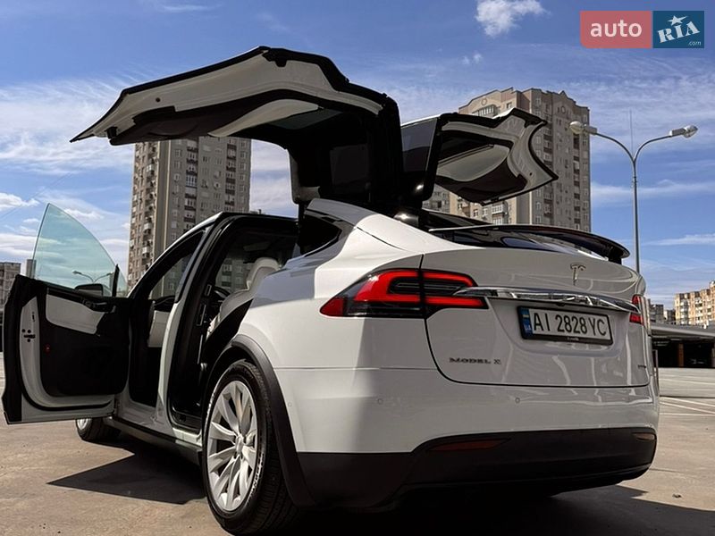 Внедорожник / Кроссовер Tesla Model X 2017 в Киеве