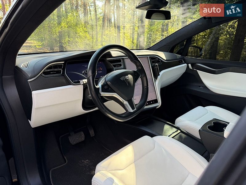 Внедорожник / Кроссовер Tesla Model X 2018 в Киеве