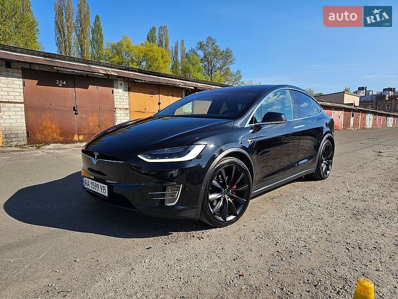 Внедорожник / Кроссовер Tesla Model X 2016 в Киеве