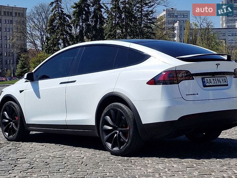 Позашляховик / Кросовер Tesla Model X 2018 в Харкові
