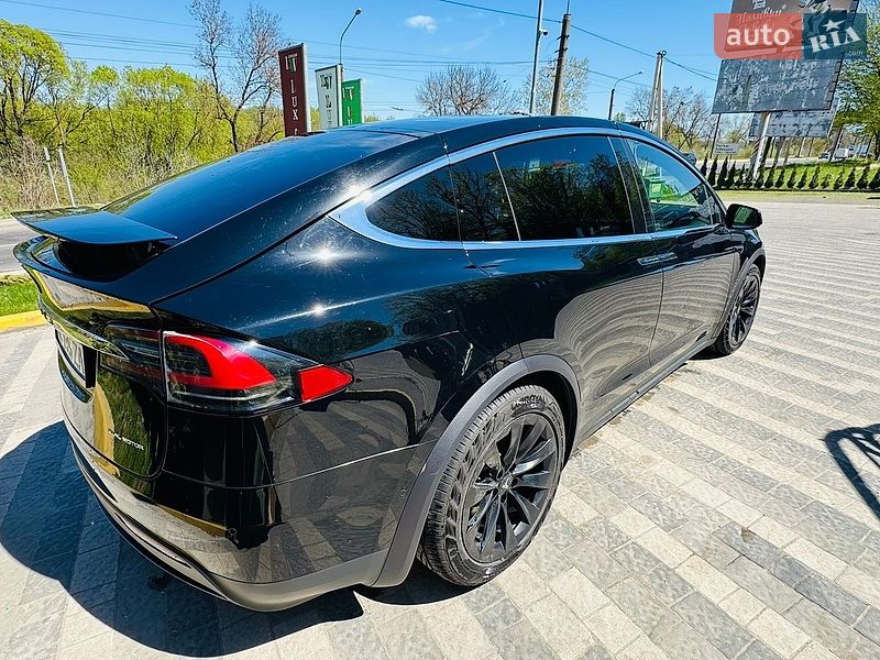Внедорожник / Кроссовер Tesla Model X 2019 в Львове