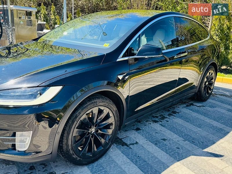 Внедорожник / Кроссовер Tesla Model X 2019 в Львове