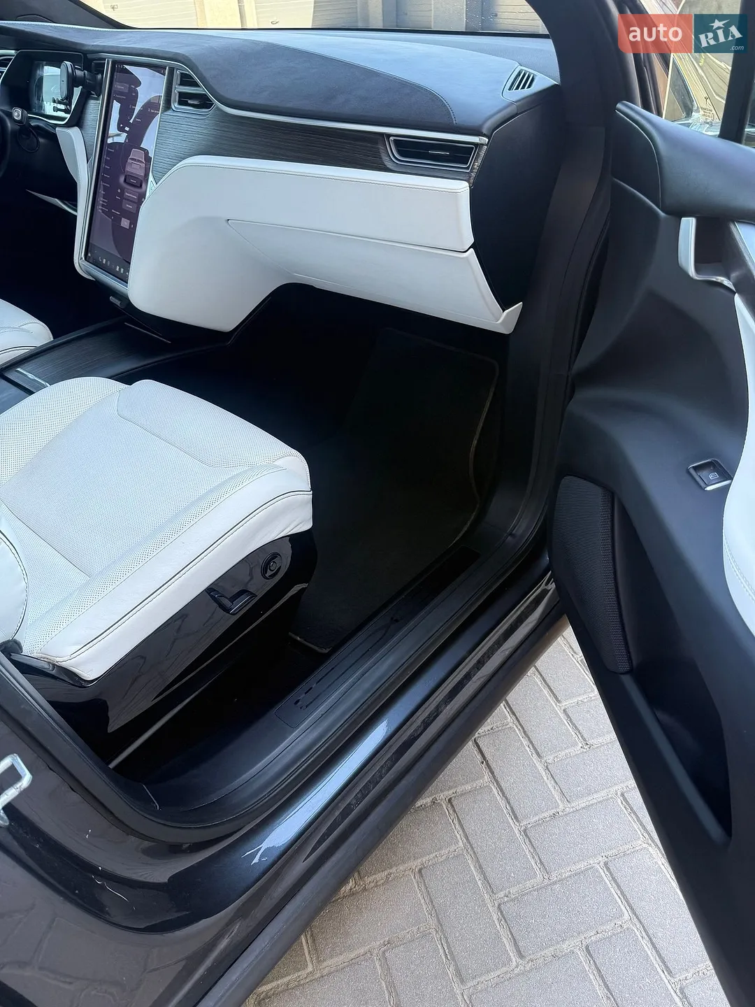 2016 Tesla Model X - мініатюра 26