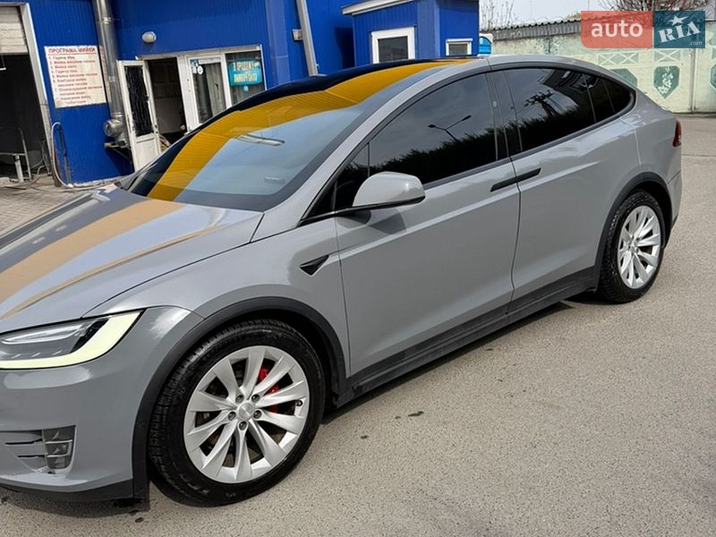 Внедорожник / Кроссовер Tesla Model X 2019 в Киеве