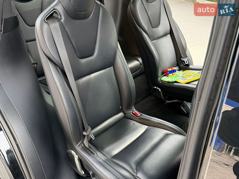 Внедорожник / Кроссовер Tesla Model X 2019 в Киеве