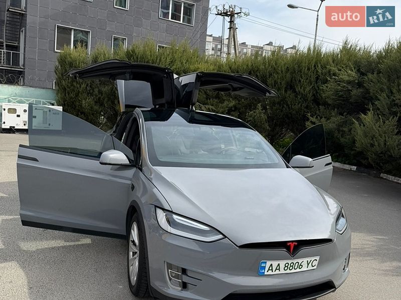Внедорожник / Кроссовер Tesla Model X 2019 в Киеве