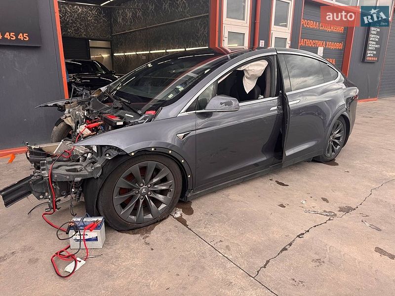 Внедорожник / Кроссовер Tesla Model X 2019 в Львове