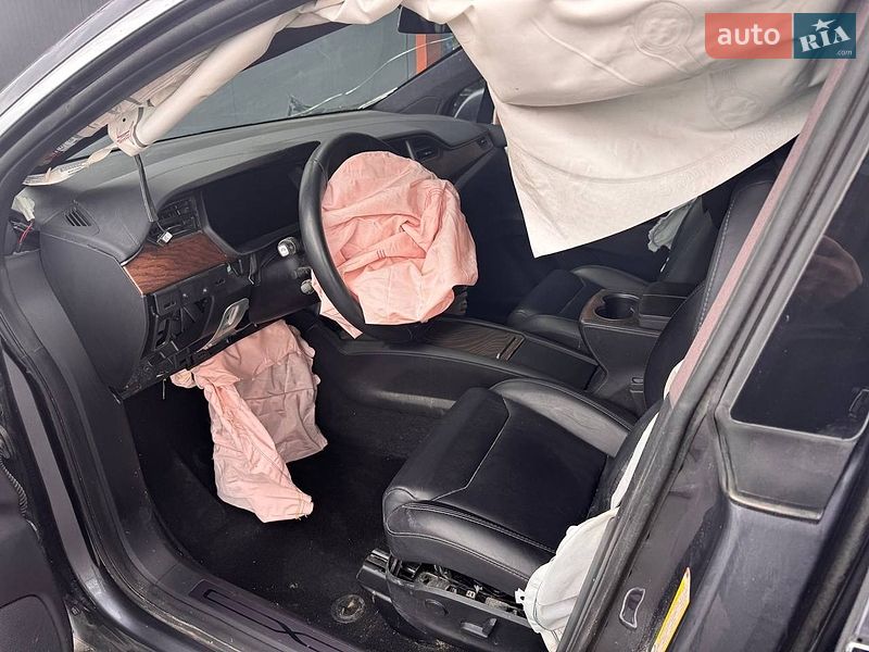 Внедорожник / Кроссовер Tesla Model X 2019 в Львове