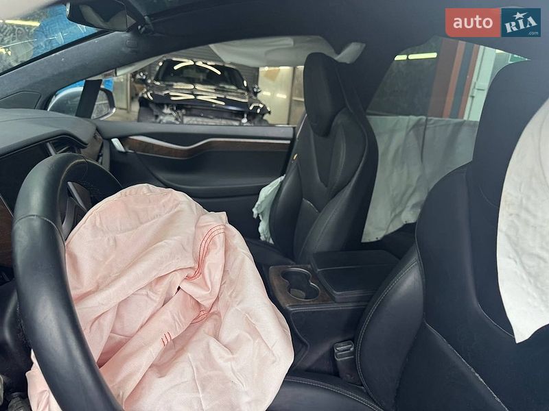 Внедорожник / Кроссовер Tesla Model X 2019 в Львове