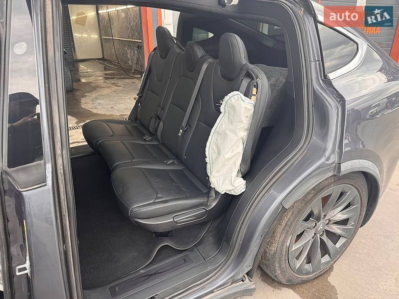 Внедорожник / Кроссовер Tesla Model X 2019 в Львове