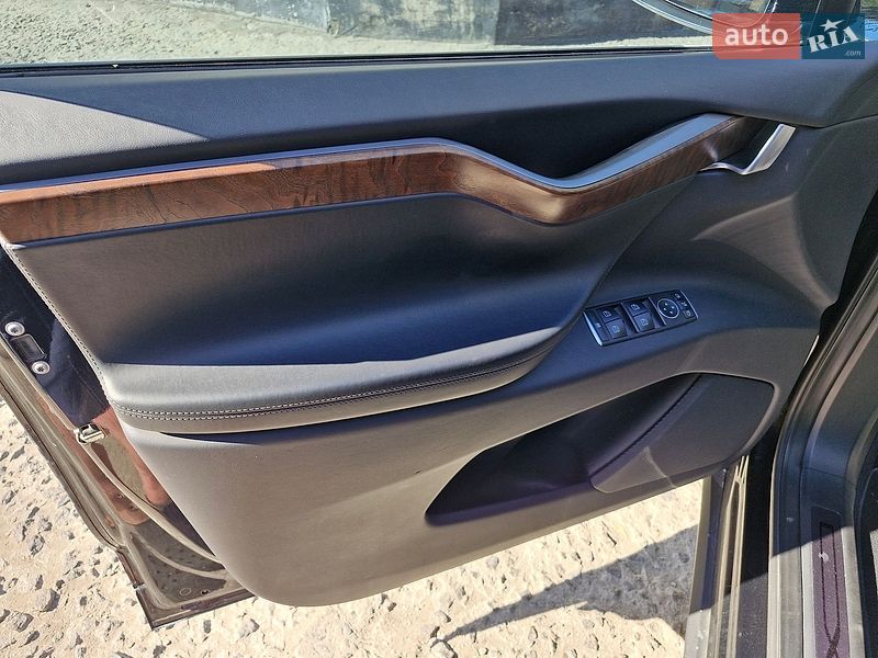 Позашляховик / Кросовер Tesla Model X 2020 в Києві