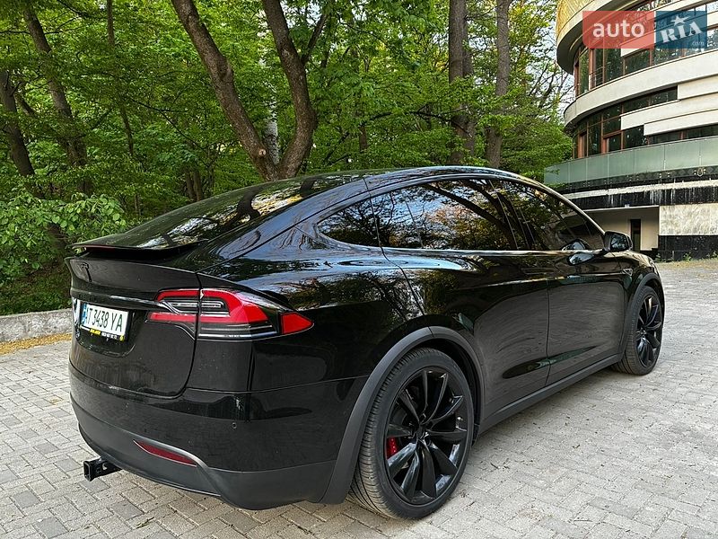 Позашляховик / Кросовер Tesla Model X 2016 в Києві