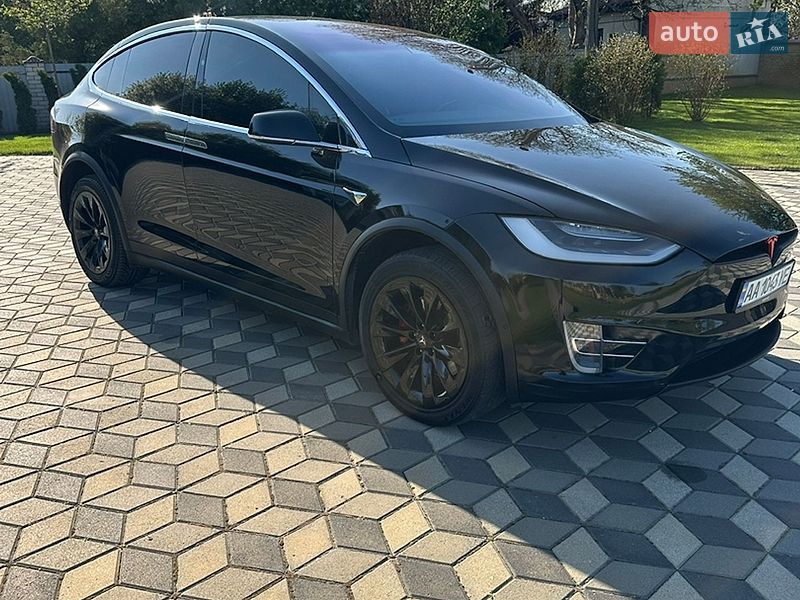 Внедорожник / Кроссовер Tesla Model X 2019 в Киеве