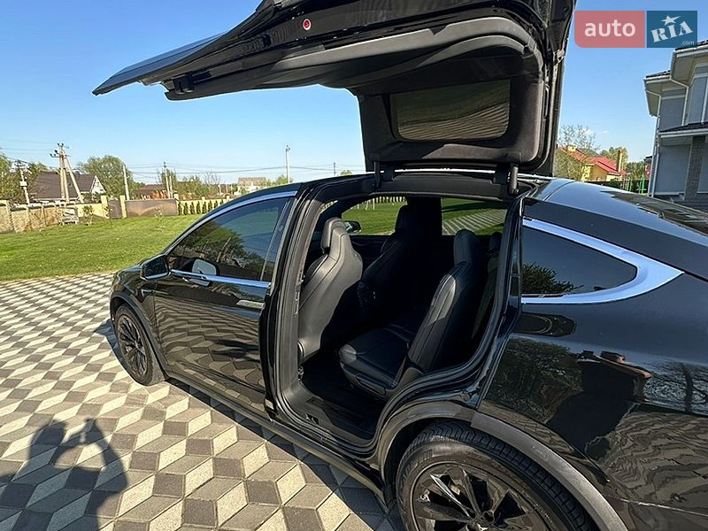 Внедорожник / Кроссовер Tesla Model X 2019 в Киеве