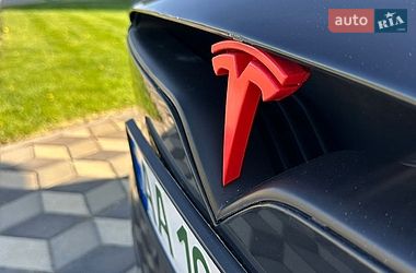 Внедорожник / Кроссовер Tesla Model X 2019 в Киеве