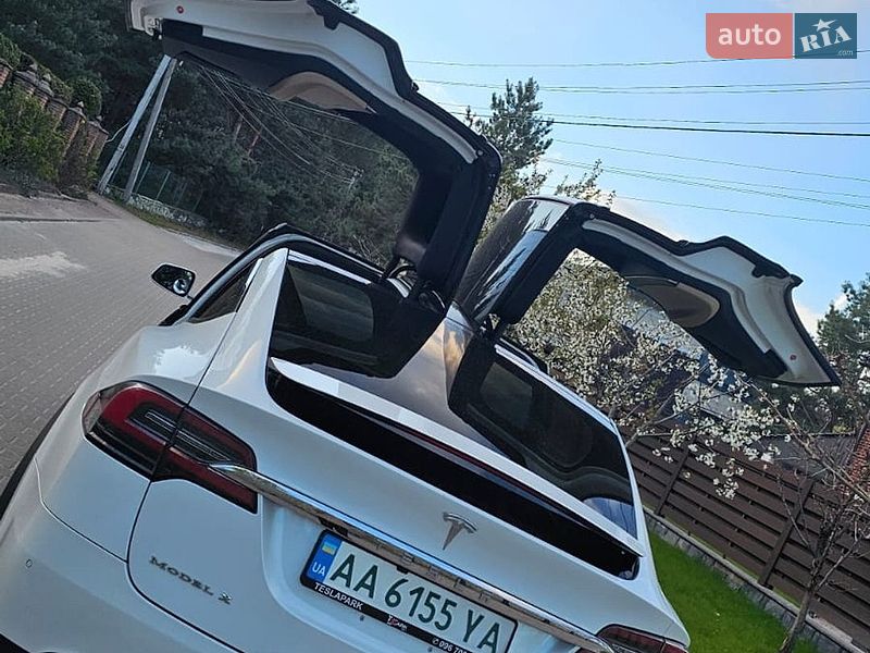 Внедорожник / Кроссовер Tesla Model X 2016 в Киеве