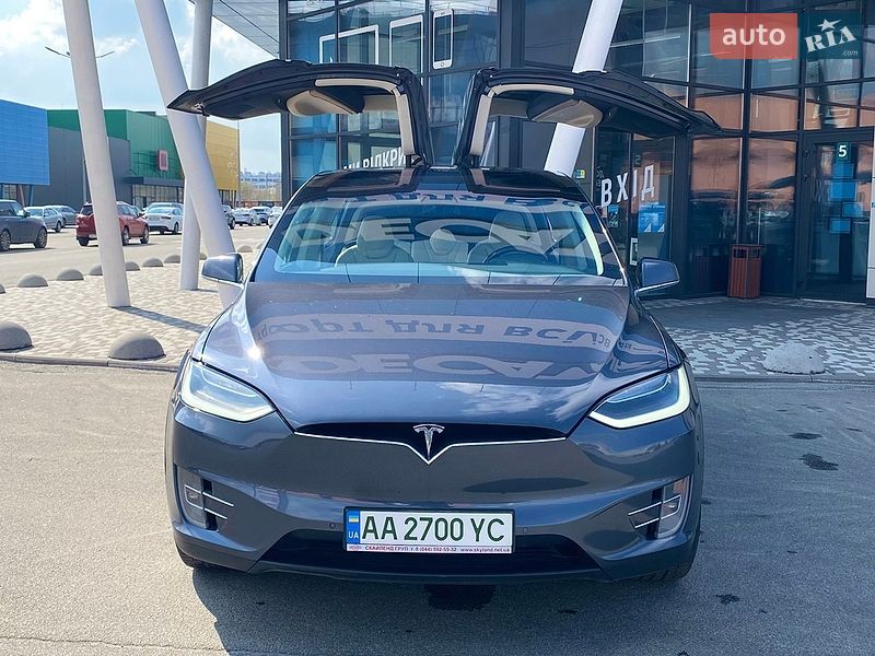Внедорожник / Кроссовер Tesla Model X 2018 в Киеве