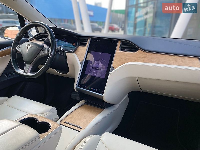 Внедорожник / Кроссовер Tesla Model X 2018 в Киеве